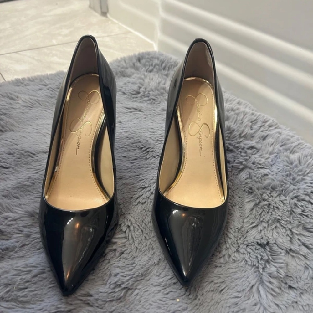 Jessica Simpson Glossy Black Heels